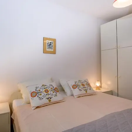 Apartmani Nadalina Lussingrande Esterno foto